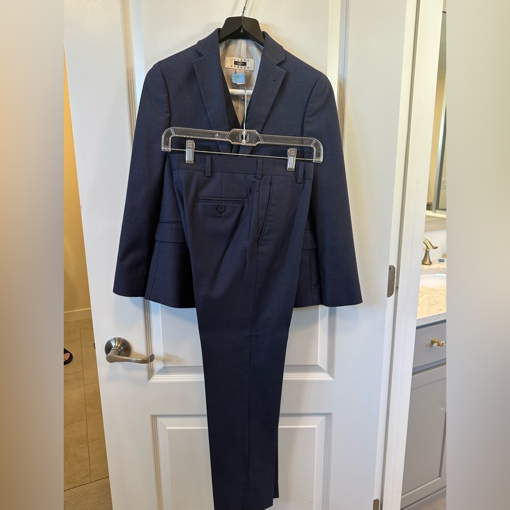Boys 12 Navy suit, worn once for a wedding.